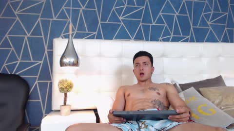 Snapshot of brandoncolee chatting on January 2025 03:04:02 PM BrandonCole online show from January 2025 03:04:02 PM