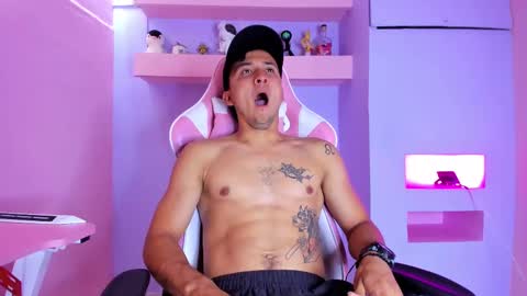 Snapshot of brandoncolee chatting on January 2025 03:02:01 PM BrandonCole online show from January 2025 03:02:01 PM