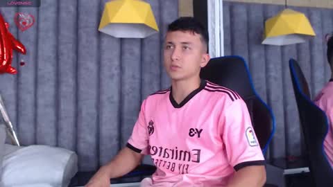 Snapshot of brandoncolee chatting on February 2025 03:38:02 PM BrandonCole online show from February 2025 03:38:02 PM