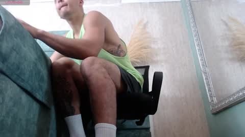 Snapshot of brandoncolee chatting on February 2025 07:03:02 PM BrandonCole online show from February 2025 07:03:02 PM