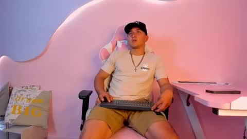 Snapshot of brandoncolee chatting on January 2026 12:18:02 PM BrandonCole online show from January 2026 12:18:02 PM