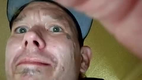 Snapshot of brandonhill82 chatting on April 2026 12:32:01 AM brandonhill82 online show from April 2026 12:32:01 AM