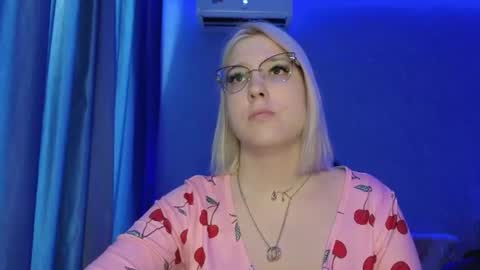 Snapshot of brandy__stars chatting on June 2026 10:03:02 AM Belle online show from June 2026 10:03:02 AM