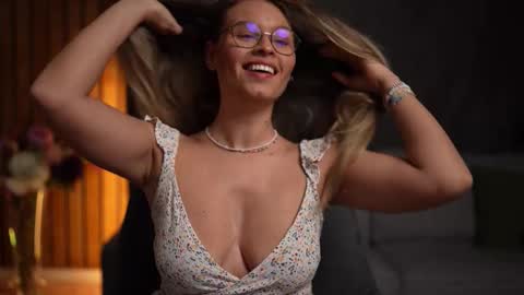 Alex online show from November 2025 05:02:01 AM