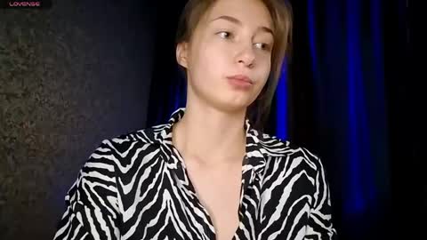 Mia   online show from May 2026 05:25:01 AM