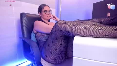      online show from February 2025 06:13:02 PM