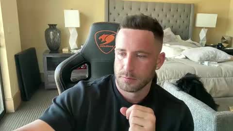 Snapshot of brettmycles chatting on February 2025 08:10:01 PM Brett Mycles online show from February 2025 08:10:01 PM