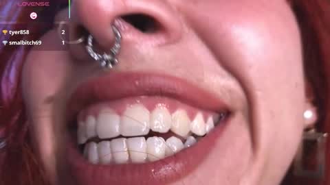 Bri  online show from November 2025 09:32:01 PM