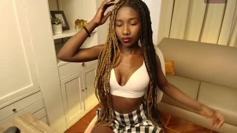 brianna_styles online show from September 2025 01:01:01 PM
