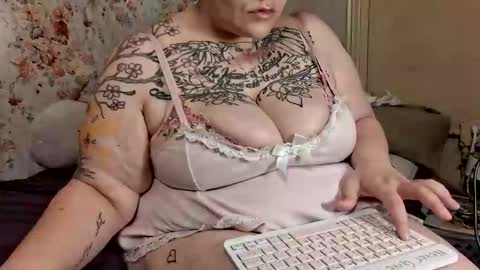 Snapshot of briebaby88 chatting on May 2026 05:03:02 AM Leela Marie xo online show from May 2026 05:03:02 AM