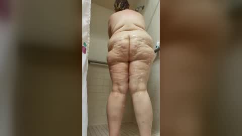 Snapshot of briebaby88 chatting on June 2026 03:55:01 AM Leela Marie xo online show from June 2026 03:55:01 AM