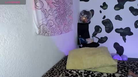 Snapshot of brihanna_cooper chatting on November 2025 06:10:01 PM bri online show from November 2025 06:10:01 PM