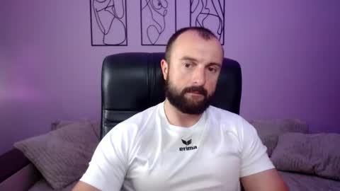 brindlefly69 online show from June 2026 11:52:01 AM