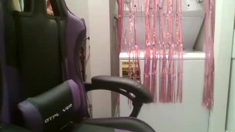 Snapshot of briny2021 chatting on March 2025 04:10:01 AM Briny online show from March 2025 04:10:01 AM