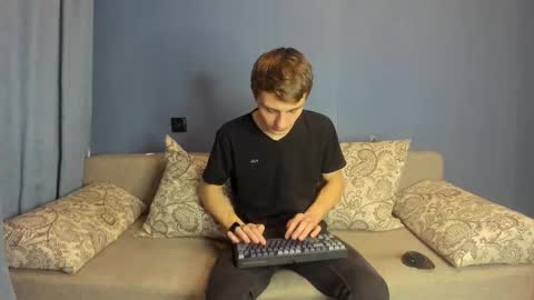 bristlebback online show from November 2025 03:39:01 PM