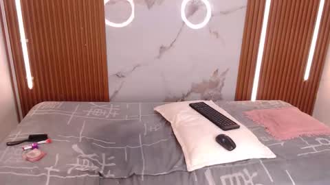 brithanny_03 online show from December 2025 08:04:01 PM