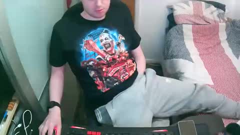 British Tom online show from September 2025 08:57:01 PM