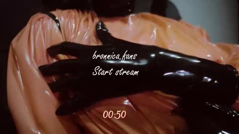 Anna online show from October 2025 04:26:02 PM