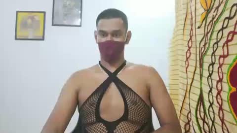 brownguy2505 online show from October 2025 03:01:01 PM