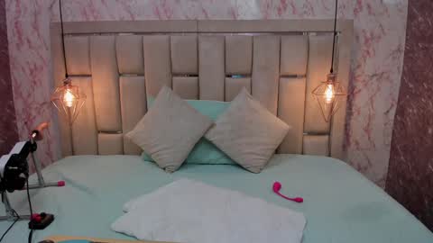 Sara  online show from December 2024 01:51:02 AM