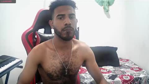 bruce_1111 online show from November 2025 10:25:01 PM