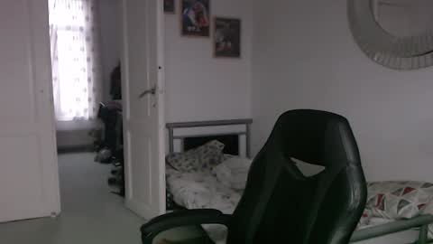 Bruce online show from February 2025 08:33:02 AM