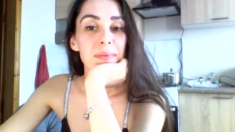 Snapshot of brunettgirl_ chatting on December 2024 09:51:02 AM Ellis online show from December 2024 09:51:02 AM