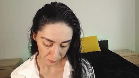 Snapshot of brunettgirl_ chatting on March 2025 05:46:02 AM Ellis online show from March 2025 05:46:02 AM
