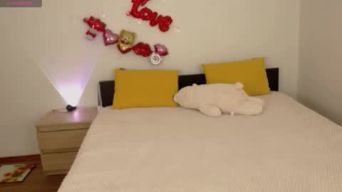 Ellis online show from November 2025 04:45:02 AM