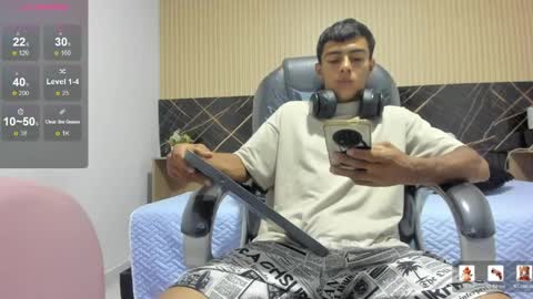 Snapshot of bruno_fox_ chatting on June 2026 07:36:01 PM Bruno online show from June 2026 07:36:01 PM