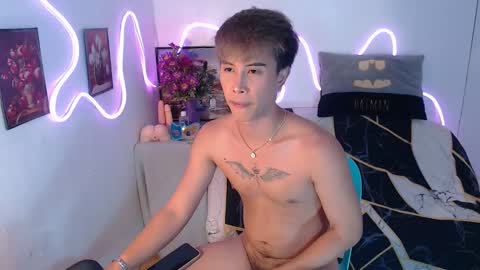 Snapshot of bryan_________ chatting on October 2025 09:11:01 PM BRYAN JEMY online show from October 2025 09:11:01 PM