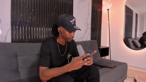 Bryxon  online show from December 2024 03:26:02 AM