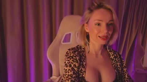Snapshot of bubbling_crush chatting on February 2025 07:36:01 PM bubbling_crush online show from February 2025 07:36:01 PM