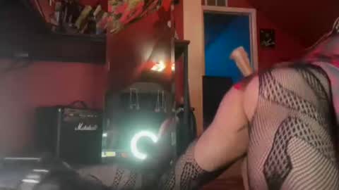 Snapshot of bugnbabs chatting on March 2026 03:06:02 AM Yourtrippyhippy online show from March 2026 03:06:02 AM