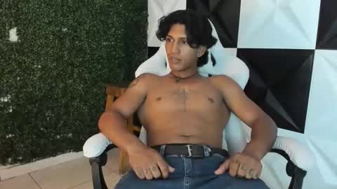 bull_cam online show from November 2025 06:08:02 PM