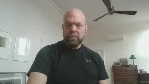 Snapshot of bulldog302w chatting on February 2025 06:21:01 PM bulldog302w online show from February 2025 06:21:01 PM