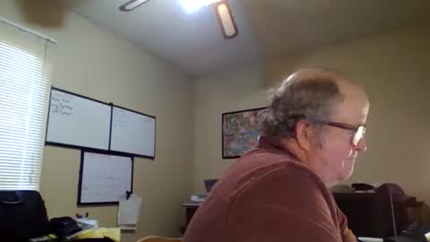 bullfrogg5050 online show from November 2025 05:58:02 PM