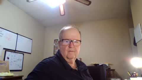 bullfrogg5050 online show from December 2025 03:10:01 PM