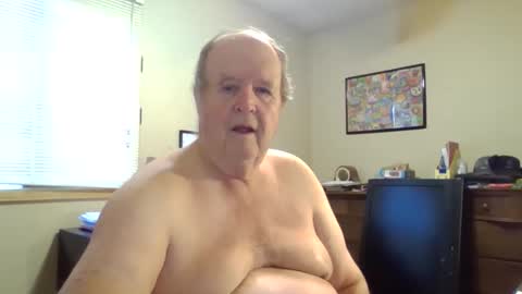 bullfrogg5050 online show from January 2026 03:28:01 PM