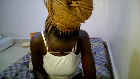 Snapshot of bunny_bliss1 chatting on May 2026 10:27:01 PM bunny_bliss1 online show from May 2026 10:27:01 PM
