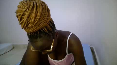 Snapshot of bunny_bliss1 chatting on May 2026 09:00:02 PM bunny_bliss1 online show from May 2026 09:00:02 PM