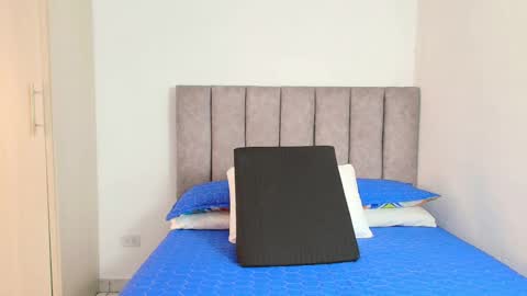 Carolina online show from January 2025 03:23:02 AM