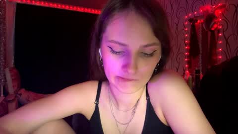 Snapshot of bunnytrussel chatting on June 2026 11:34:01 AM Bella online show from June 2026 11:34:01 AM