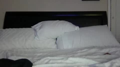 Iam King online show from November 2025 04:00:01 AM