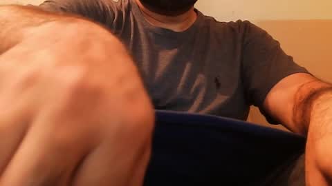 Snapshot of burlymonster chatting on January 2025 01:16:02 PM Hairy Arabian online show from January 2025 01:16:02 PM