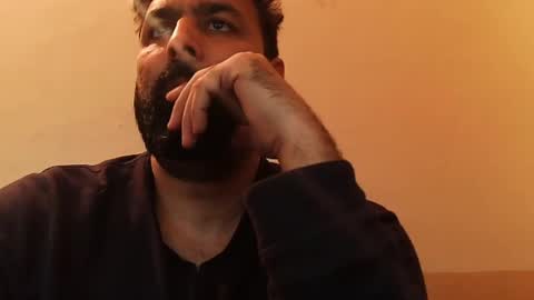 Snapshot of burlymonster chatting on January 2025 05:34:01 AM Hairy Arabian online show from January 2025 05:34:01 AM