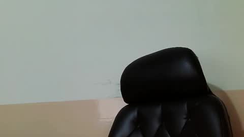 Snapshot of burlymonster chatting on January 2025 05:22:01 AM Hairy Arabian online show from January 2025 05:22:01 AM
