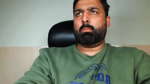 Snapshot of burlymonster chatting on February 2025 01:51:02 PM Hairy Arabian online show from February 2025 01:51:02 PM