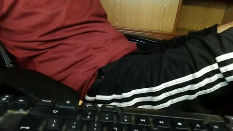 Snapshot of burlymonster chatting on September 2025 07:02:02 PM Hairy Arabian online show from September 2025 07:02:02 PM