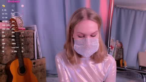 burning_g1rl online show from April 2026 05:17:02 PM